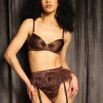 IHUOMA_YEMAYÁ_COCO_SILK_FEATHER_SUSPENDER_MODEL_FRONT 2