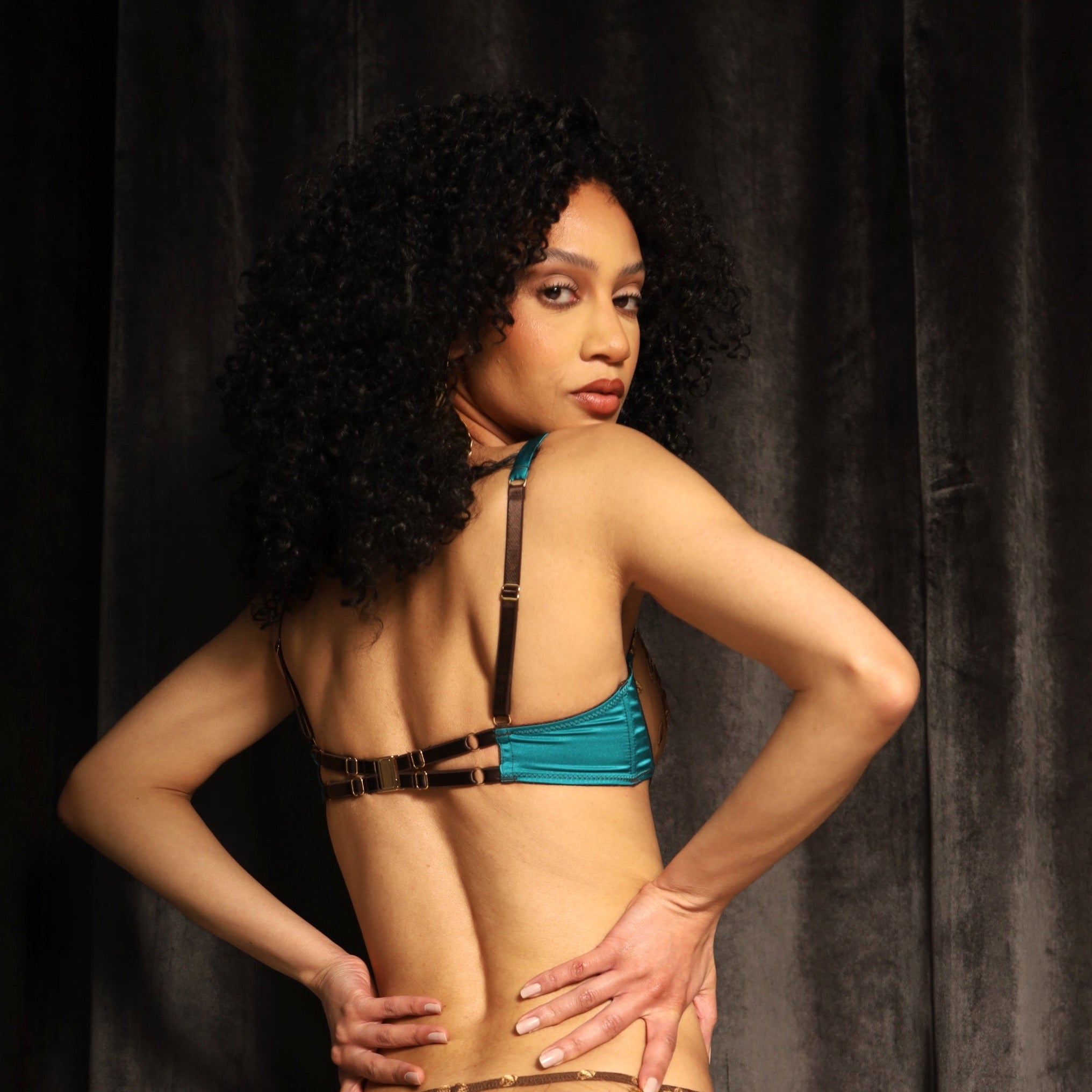 Ihuoma-Mamiwata_Embroidery_Plunge_model_back